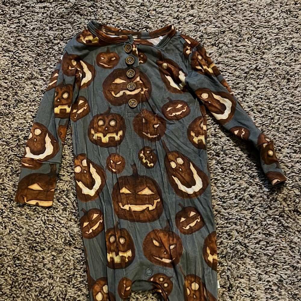 Posh peanut pumpkin Henley romper